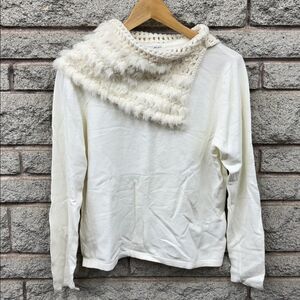 Vintage Graffiti Elegant Cream Sweater with fur Collar
